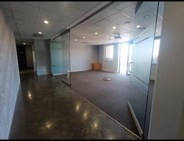 BUSINESS PROPERTY TO RENT IN WELTEVREDEN PARK
